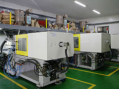 INJECTION MOLDING MACHINE2