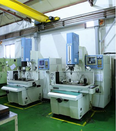 ELECTRIC DISCHARGE MACHINE 1